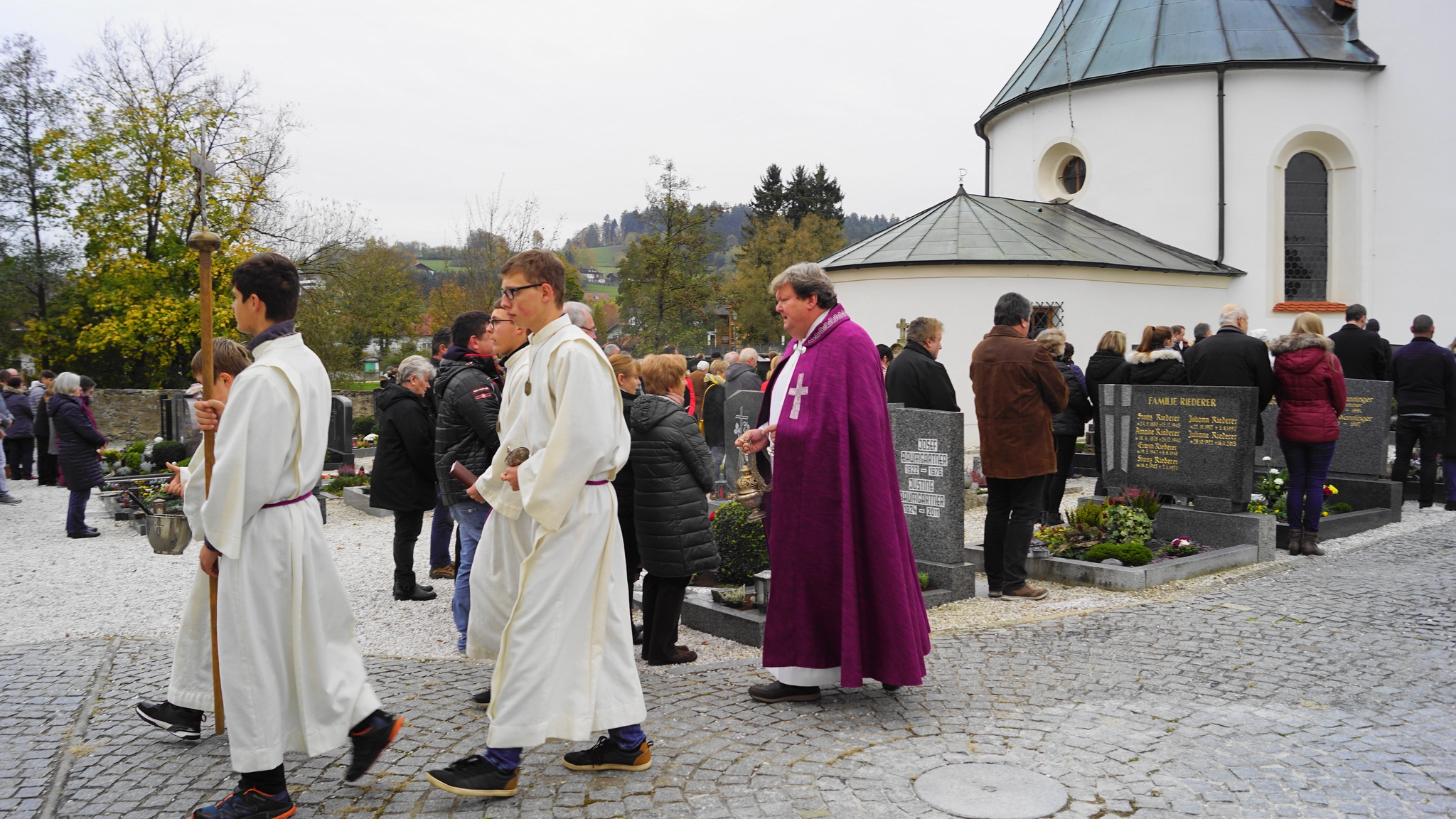 Chamerauer Pfarrei gedachte ihrer Verstorbenen