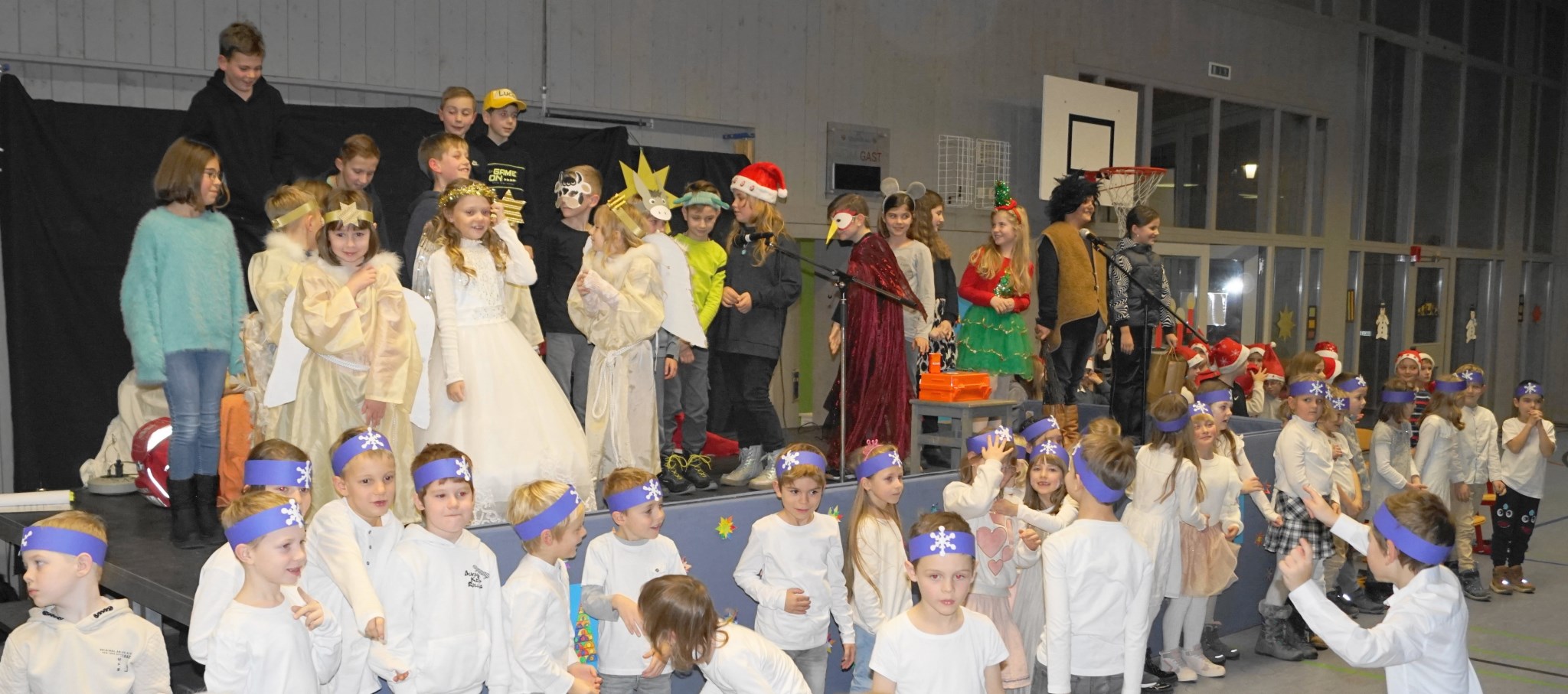 Grundschule Chamerau im „zauberhaften Weihnachtsfieber“