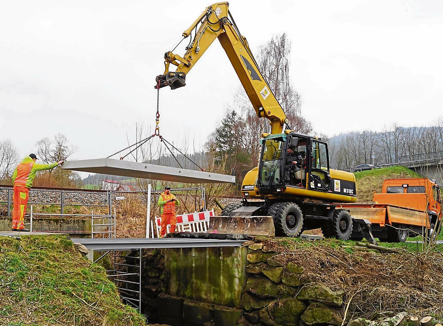 Brückenprojekt über dem Roßbach