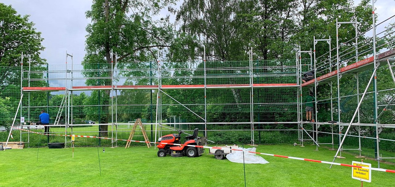 Renovierung des Sportgeländes auf der Insel