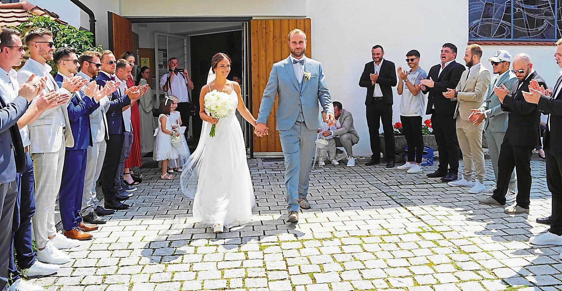 Durchs Spalier ins Eheglück