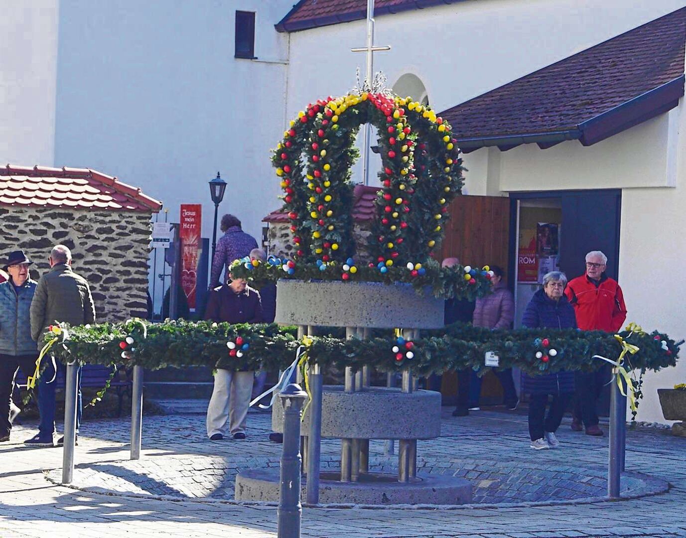 Dorfbrunnen erstrahlt