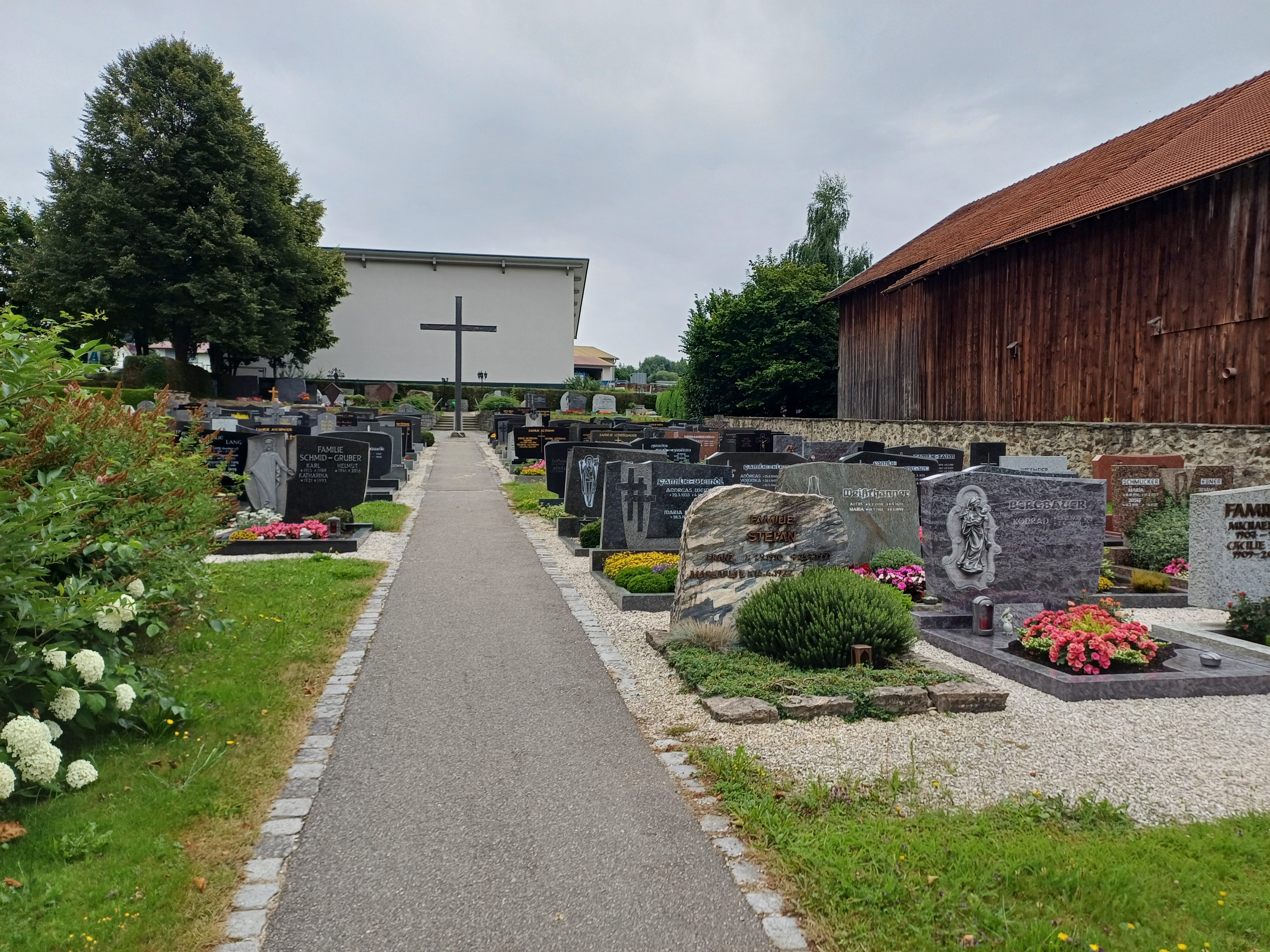 Friedhof Lederdorn Leider haben wir keinen Alternativtext zu diesem Bild, aber wir arbeiten daran.