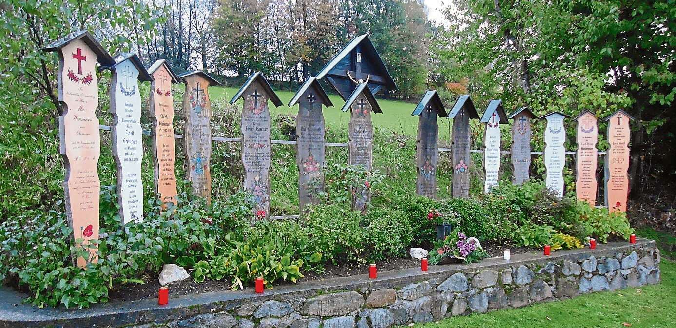 Die Totenbretter Leider haben wir keinen Alternativtext zu diesem Bild, aber wir arbeiten daran.